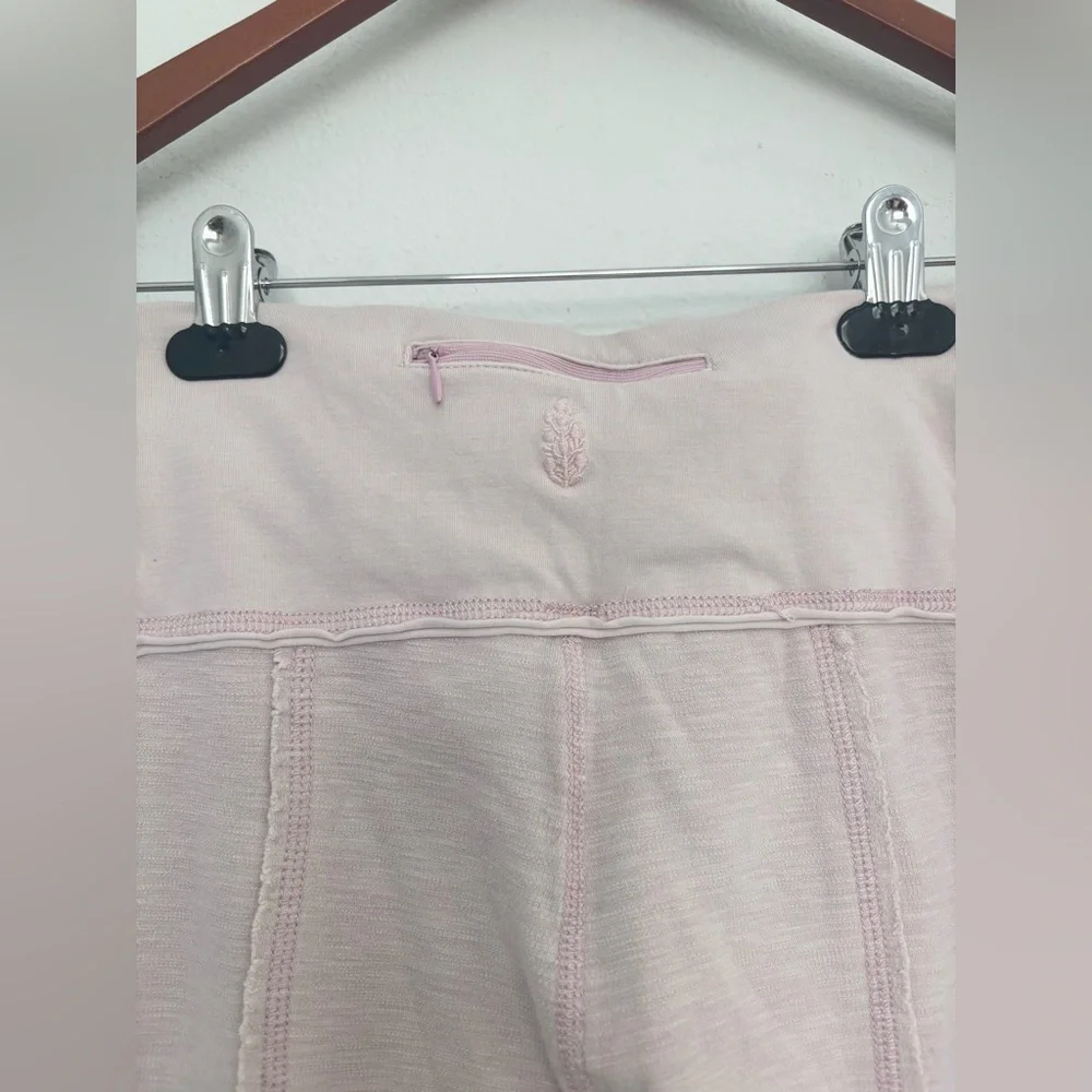 FREE PEOPLE MOVEMENT MUTED PINK BOHEMIAN STYLE LEGGING PANTS SZ SMALL - Picture 6 of 10